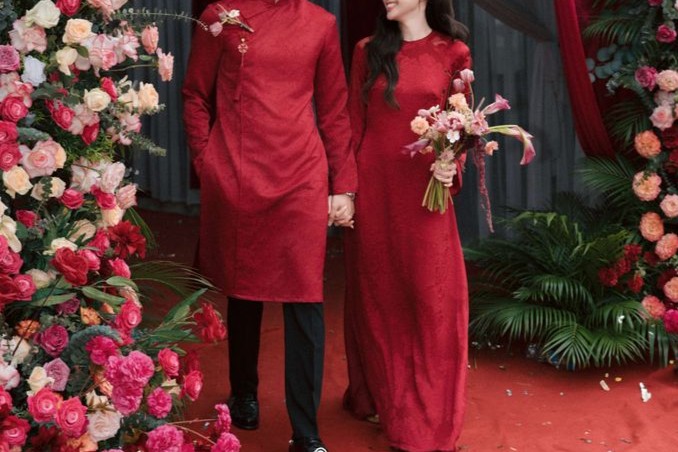 Áo dài đỏ phối quần màu gì đẹp, sang trọng?