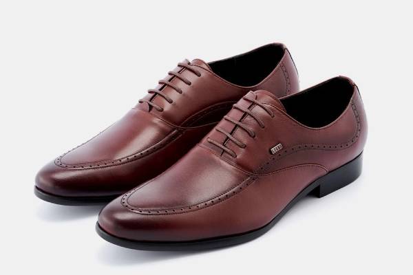 Hướng dẫn cách buộc dây giày tây đúng chuẩn và thẩm mỹ