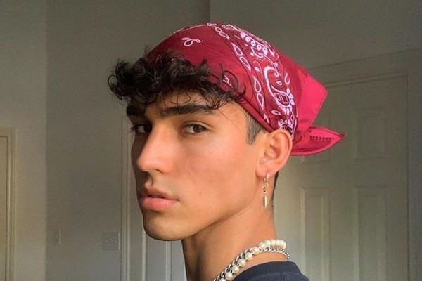 10 cách phối đồ với khăn bandana cho nam không thể bỏ lỡ
