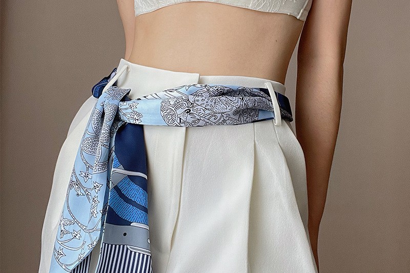 11 cách phối đồ với khăn bandana thanh lịch cho nữ