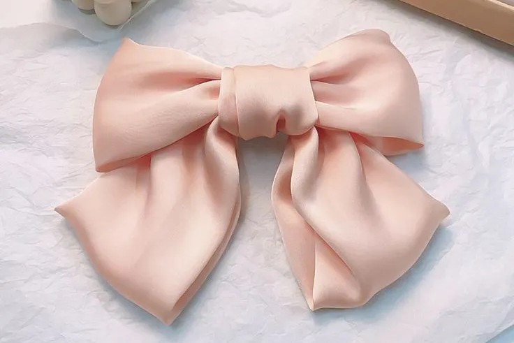 Cách thắt nơ túi xách đơn giản phong cách, đẹp mắt