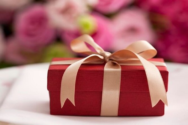 Mua quà tặng doanh nghiệp chính hãng, chất lượng ở đâu?