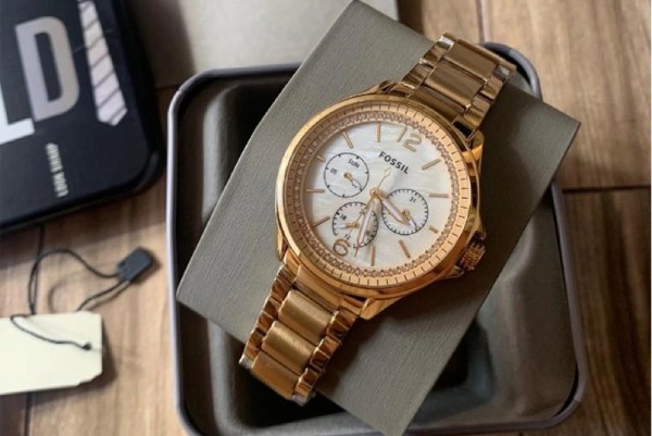 Mua quà tặng thời trang chính hãng ở đâu?