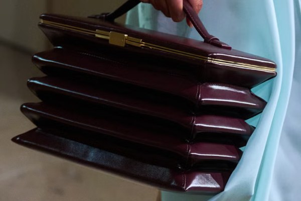 Xu hướng túi xách Xuân 2026: 5 phong cách phụ kiện dẫn dắt mùa mới