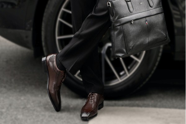 Cách chọn size giày nam chuẩn và bảng size chi tiết