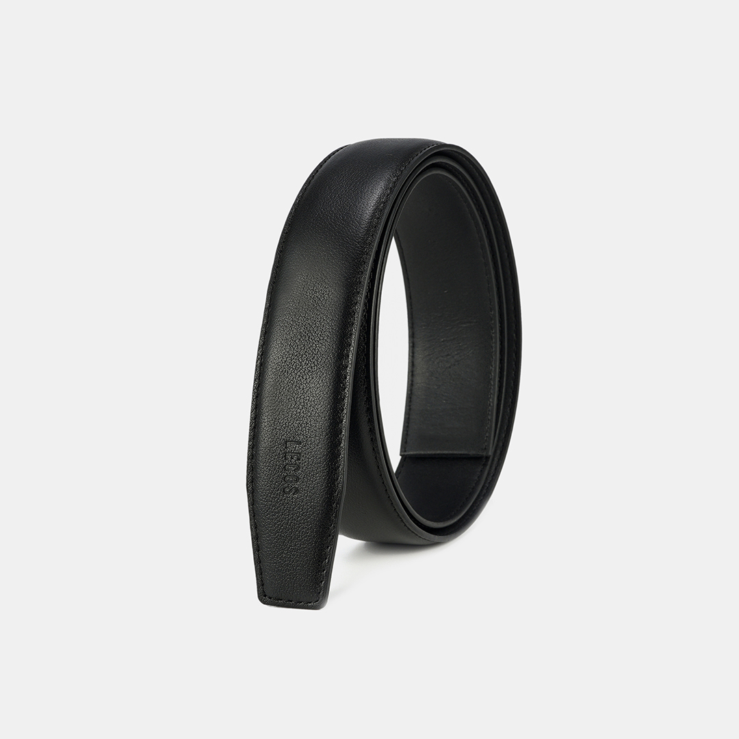 Được chế tác từ da bò cao cấp , LDB17 sở hữu bề mặt da lì cao cấp, độ dày lý tưởng, vừa đảm bảo độ bền chắc theo thời gian, vừa giữ phom dáng luôn chuẩn chỉnh