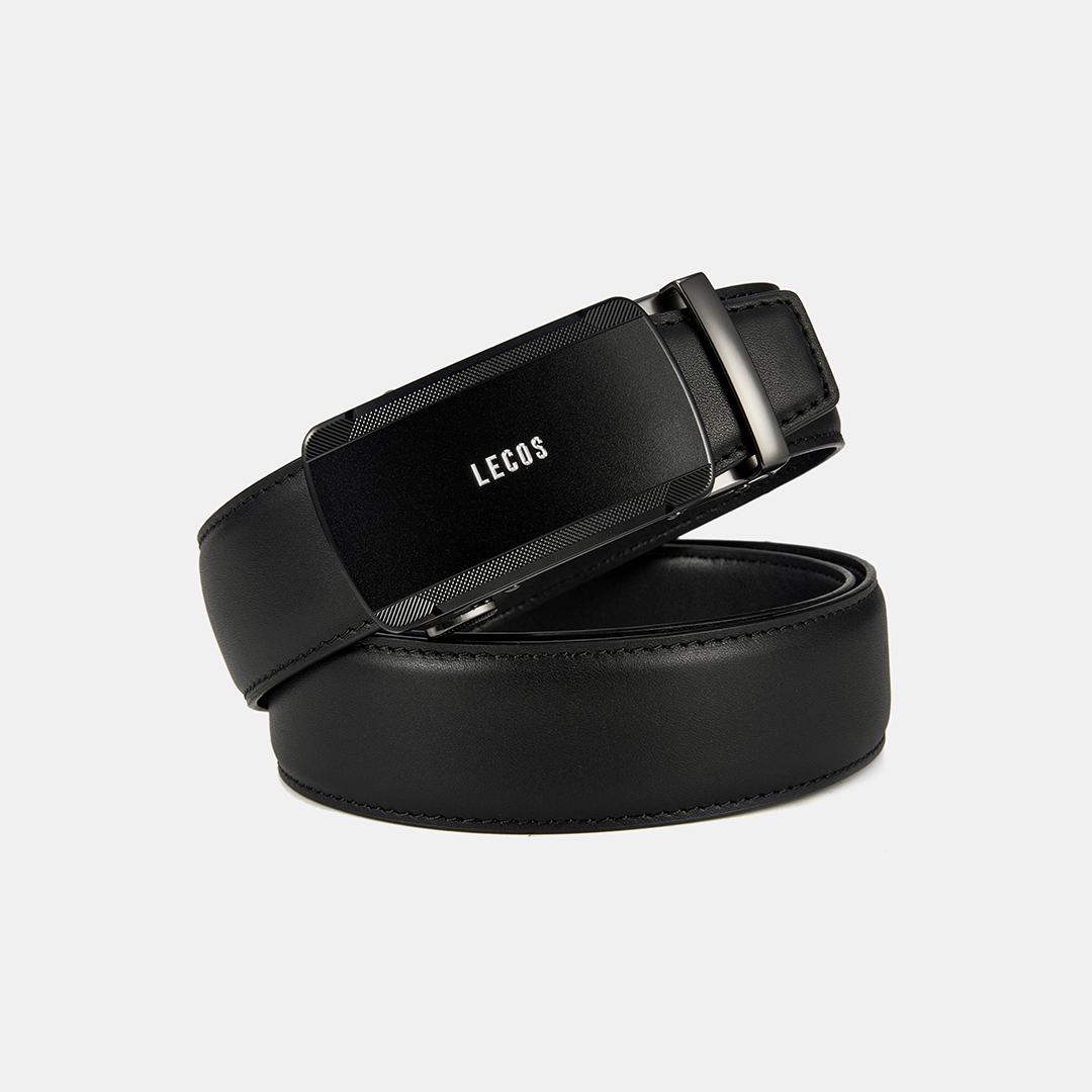 Bề mặt khoá được hoàn thiện nhám mịn, tạo cảm giác chắc tay, hạn chế trầy xước và mang lại vẻ ngoài trầm ổn, sang trọng