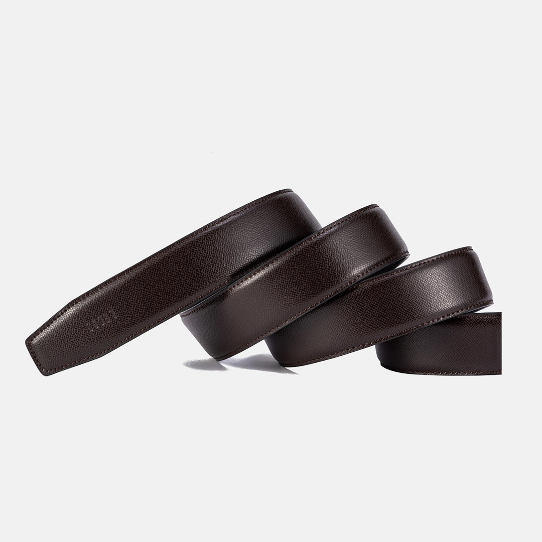 Các đường viền được hoàn thiện tỉ mỉ, giúp dây giữ được phom dáng và không bị bong tróc sau thời gian dài sử dụng