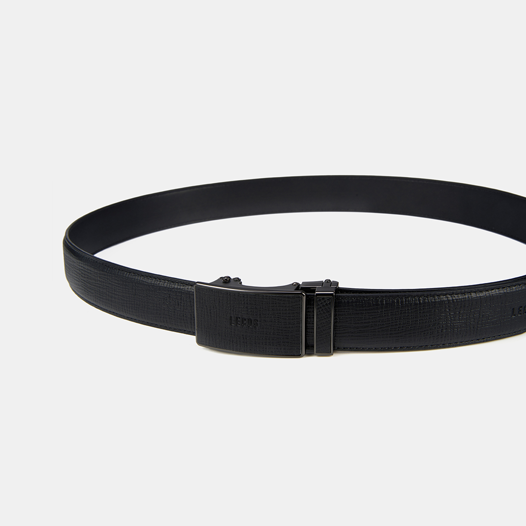 Không chỉ đóng vai trò giữ cho trang phục luôn gọn gàng, dây lưng LD15 còn là một điểm nhấn trang nhã, góp phần hoàn thiện tổng thể phong cách