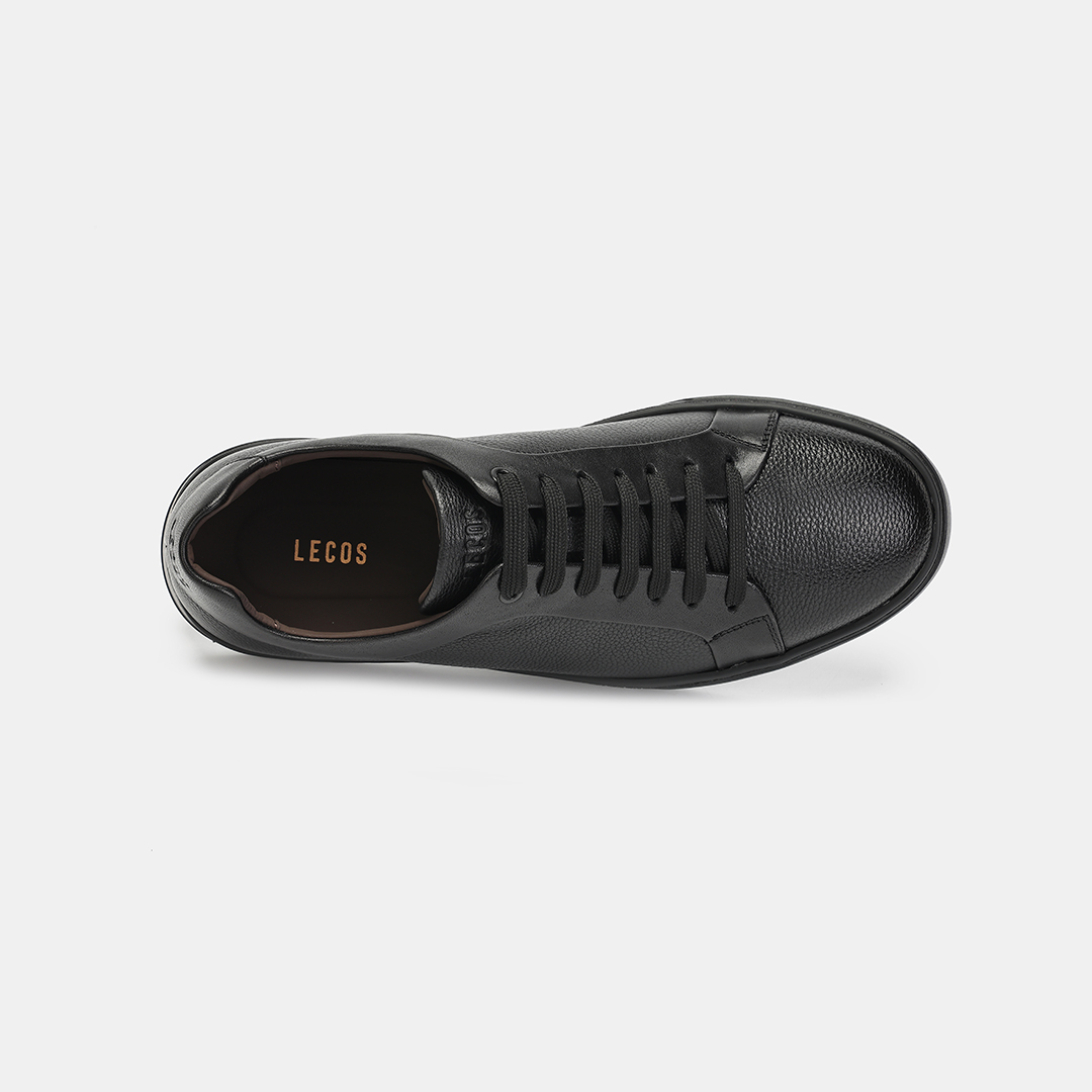 Lưỡi gà và cổ giày có đệm êm, nâng đỡ cổ chân, hạn chế cấn đau khi mang lâu