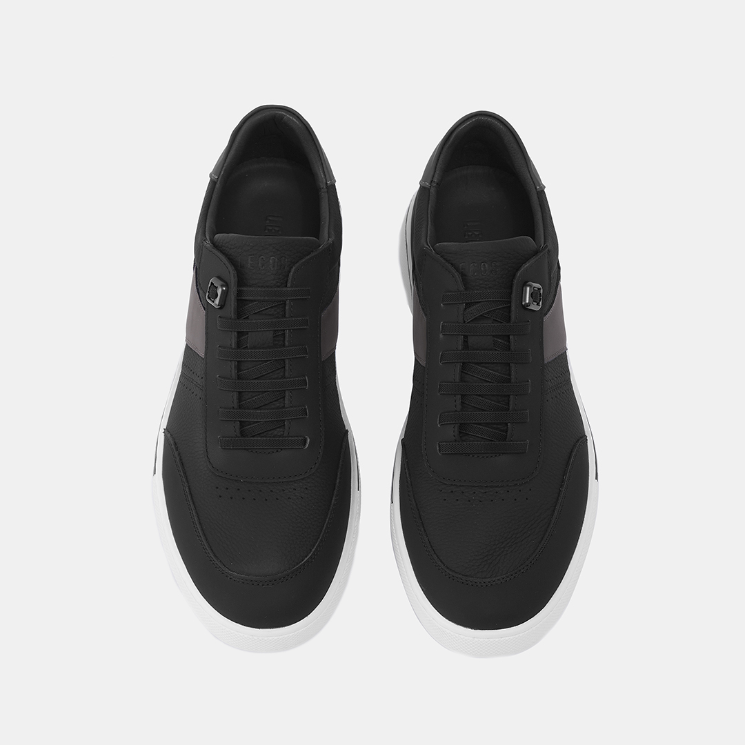 Tông màu trung tính pha nhấn màu hiện đại, dễ phối cùng quần jeans, quần âu hoặc kaki