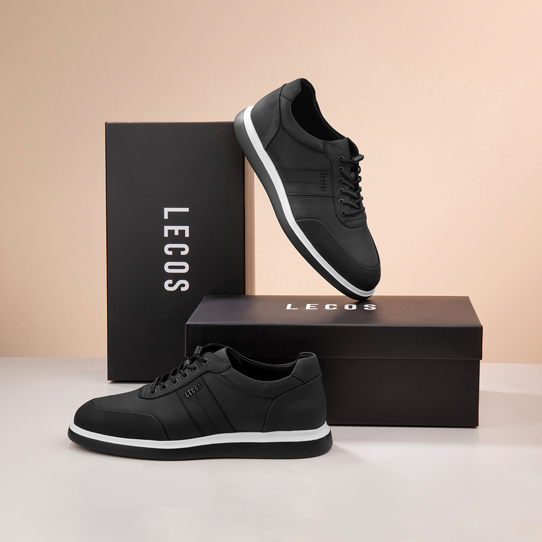 Giày LECOS LG51 kết hợp hoàn hảo giữa sự trẻ trung và lịch lãm, dễ dàng phối hợp với quần jean, chinos hay quần âu. Thích hợp cho nhiều hoàn cảnh: đi làm, đi chơi, gặp gỡ bạn bè hay dạo phố.
