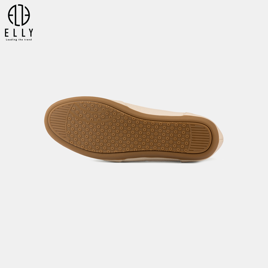 Đế có độ dày vừa phải với thiết kế vân chống trơn trượt hiệu quả