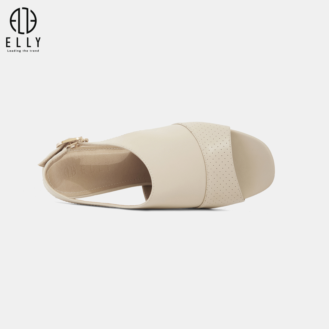 Phần lót trong mềm mại ôm sát bàn chân, hỗ trợ bước đi nhẹ nhàng, chống trượt và hạn chế ma sát