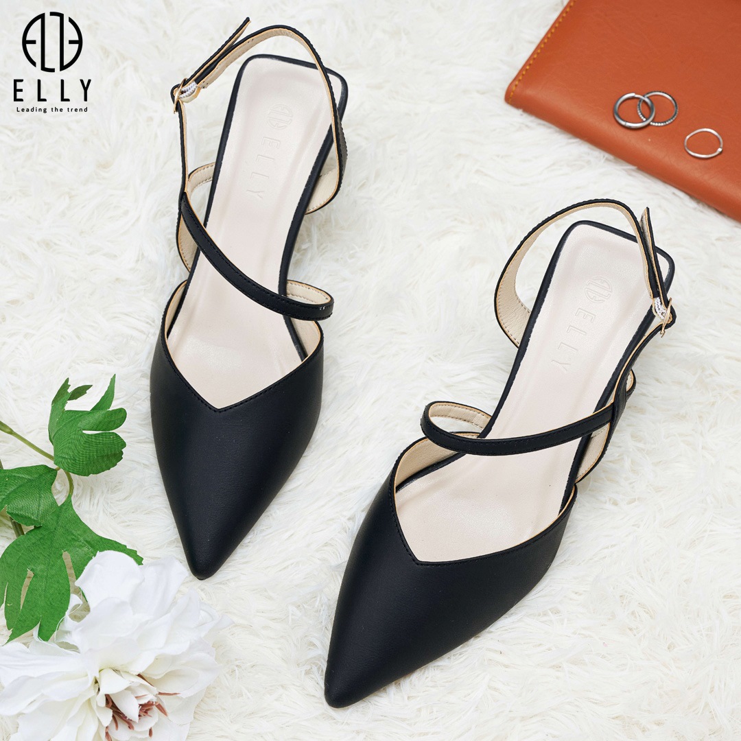 Mỗi chi tiết nhỏ đều chứa đựng tâm huyết của các nhà thiết kế ELLY, mang đến trải nghiệm thời trang đẳng cấp và tinh tế