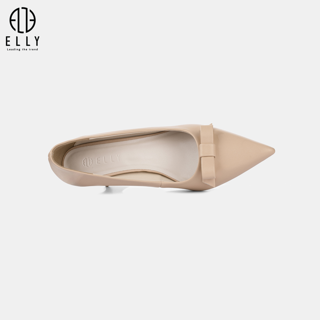 Lót giày in logo ELLY tinh xảo, mang lại sự thoải mái khi di chuyển.