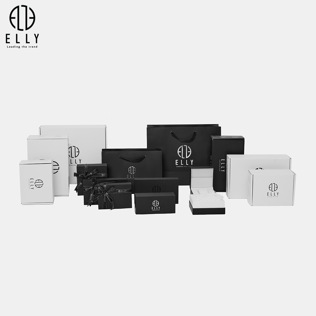 Bao bì sản phẩm được thiết kế sang trọng, chuyên nghiệp theo bộ nhận diện của thương hiệu với đầy đủ túi, hộp, phụ kiện đi kèm để bảo quản sản phẩm và tôn lên vẻ đẹp tinh tế, sang trọng khi làm quà tặng cho người thân, bạn bè hoặc đối tác.