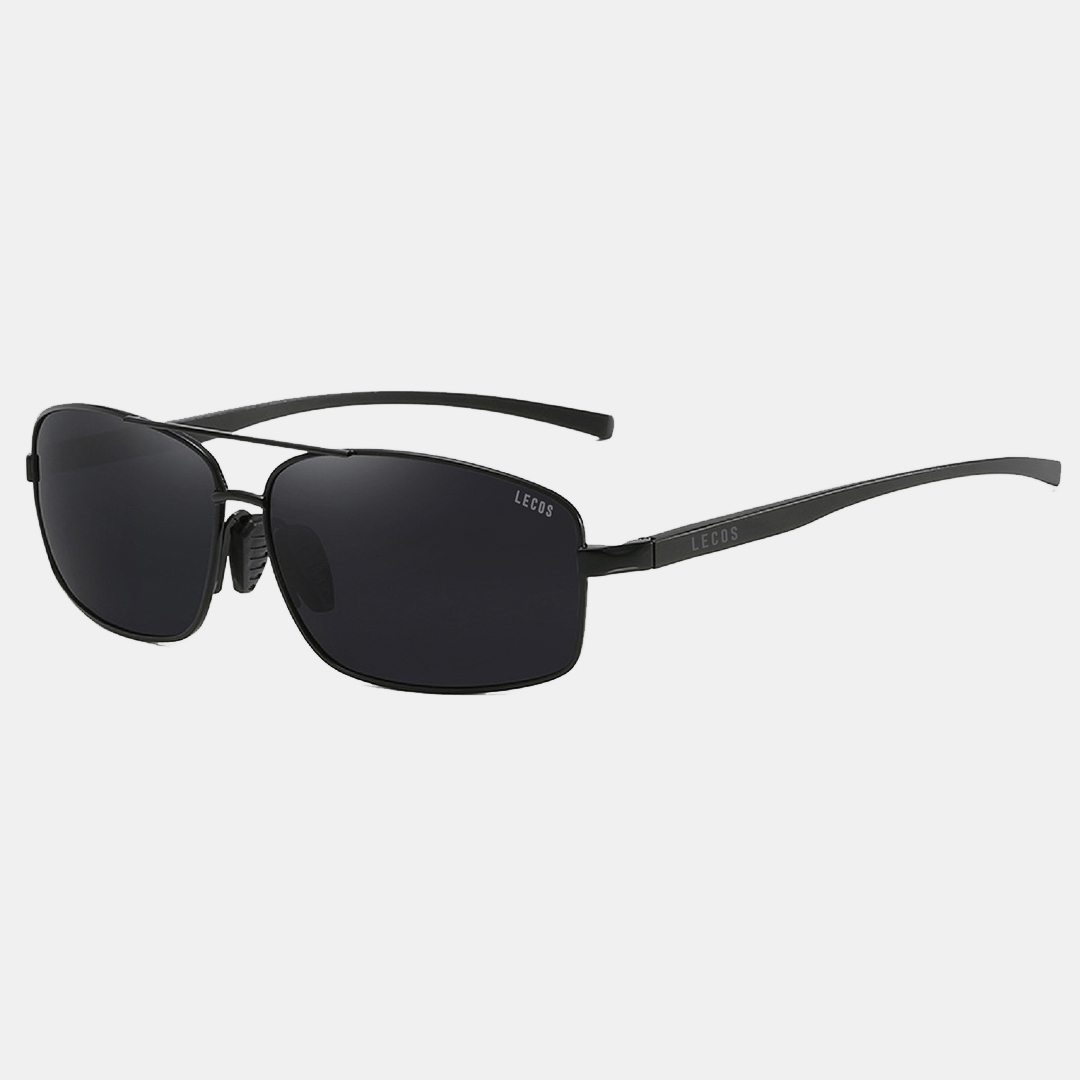 Tròng kính phân cực Polarized bền bỉ có khả năng chống tia cực tím UV400 gây hại cho mắt, chống chói lóa, tạo hình ảnh rõ nét và tăng độ tương phản màu sắc, giúp người đeo kính quan sát tốt hơn