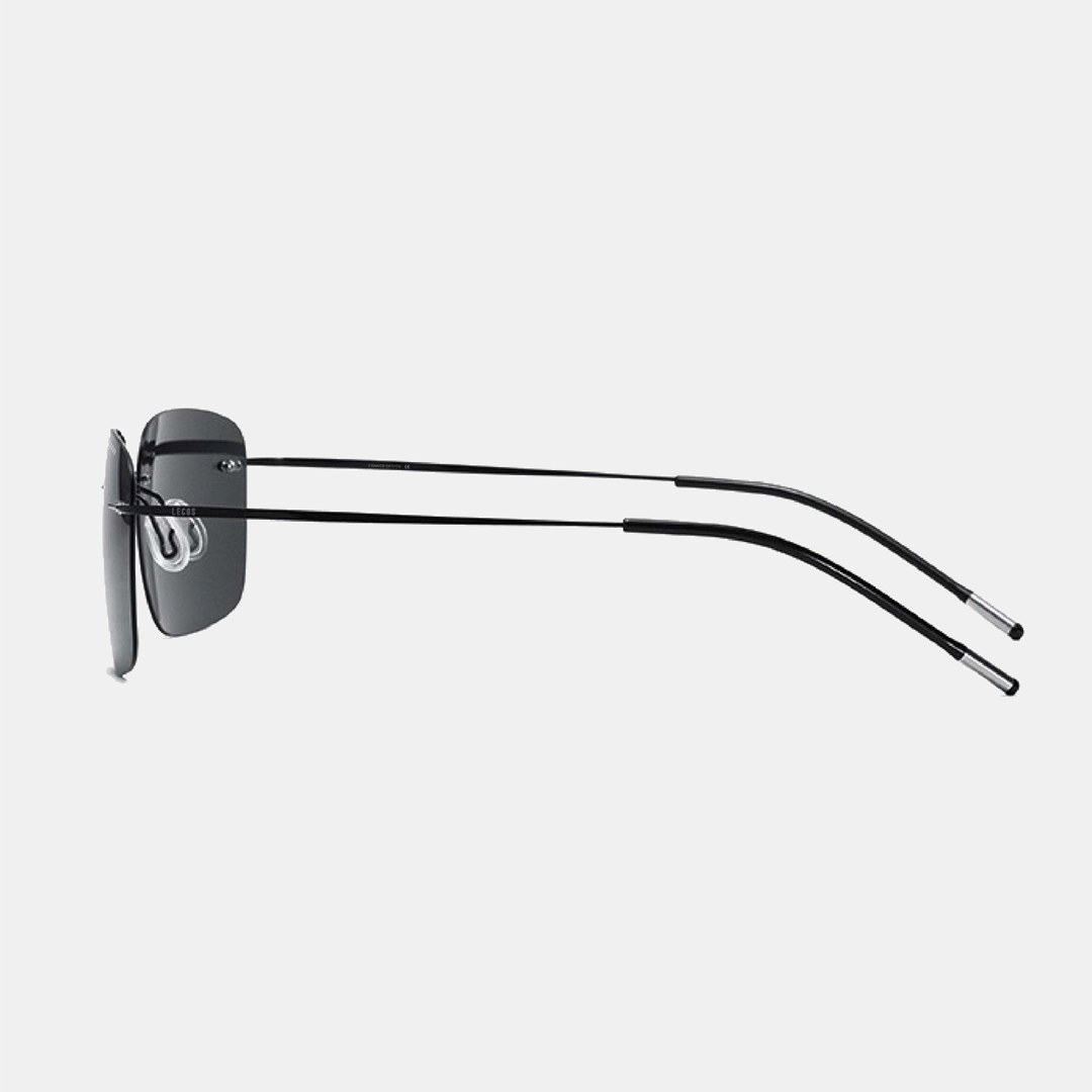 Phần đệm mũi được làm từ silicon mềm mại, có thể điều chỉnh, giúp cố định kính một cách thoải mái