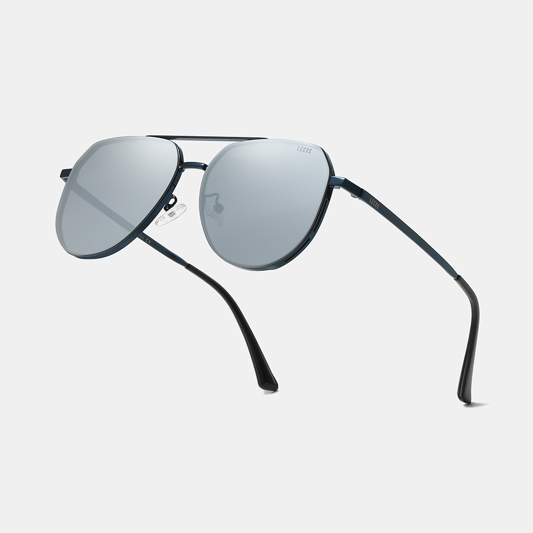 Mắt kính nylon phân cực cao cấp tích hợp khả năng chống tia cực tím UV400, giúp bảo vệ mắt tối ưu khỏi tác hại của ánh nắng mặt trời, đồng thời chống lóa, chống chói và giảm mỏi mắt, mang lại tầm nhìn sắc nét và dễ chịu trong mọi điều kiện ánh sáng