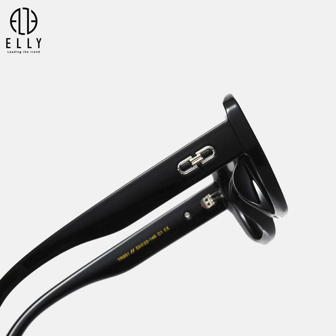 Càng kính được trang trí chi tiết kim loại màu bạc, tạo điểm nhấn sang trọng và đặc trưng nhận diện.