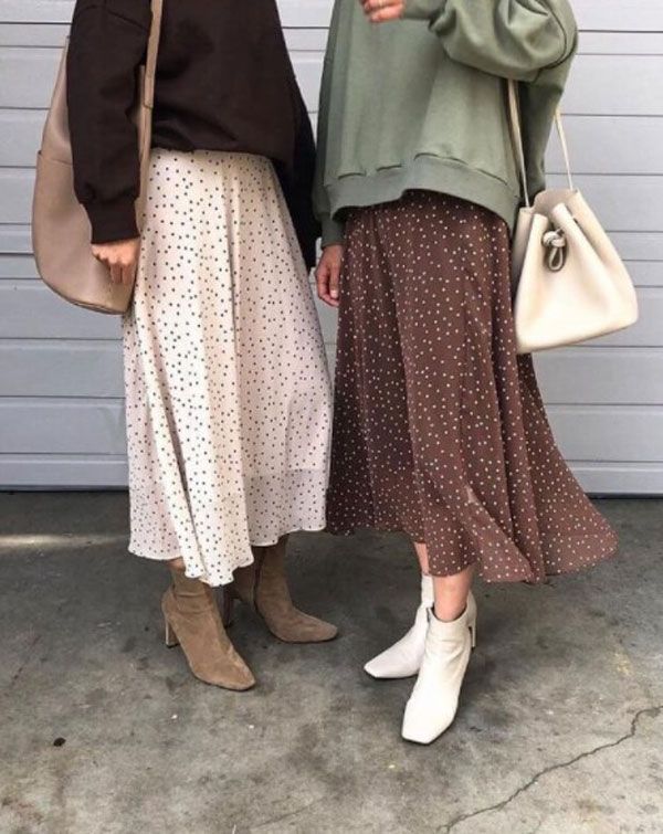 Phối boot cổ thấp với quần culottes với váy liền