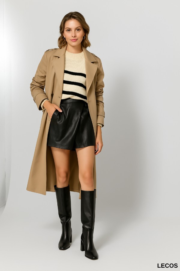 Phối đồ boot cổ cao với áo trench coat