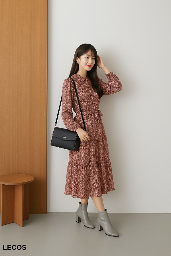 Phối boot cổ thấp với váy hoa nhí