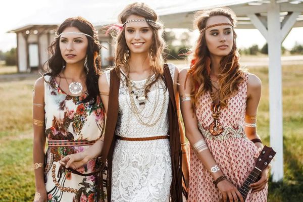 Phong cách Bohemian (Boho) là phong cách thời trang mang tinh thần tự do, phóng khoáng