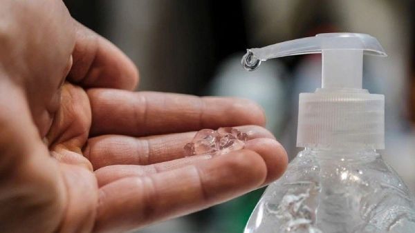 Vệ sinh kính mắt cần tránh một số sai lầm