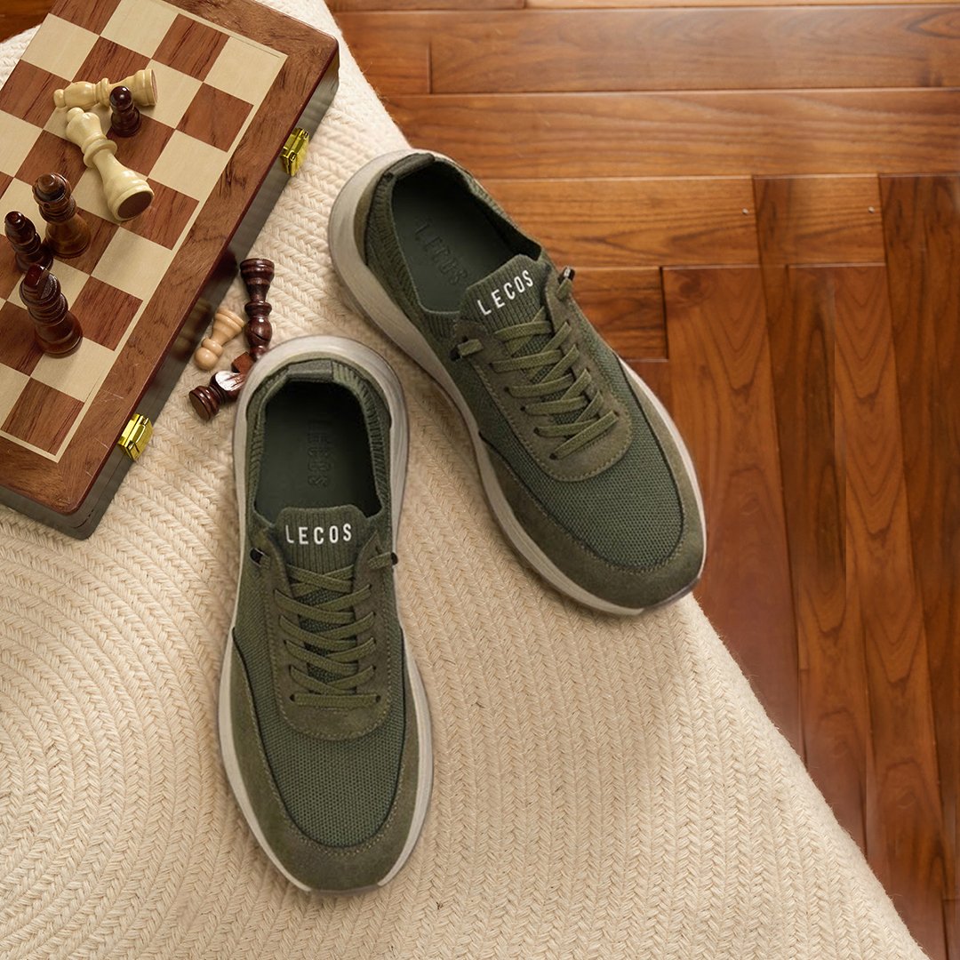 Giày sneaker nam dáng low-top trẻ trung, dễ phối đồ và phù hợp nhiều hoàn cảnh từ đi làm đến dạo phố.