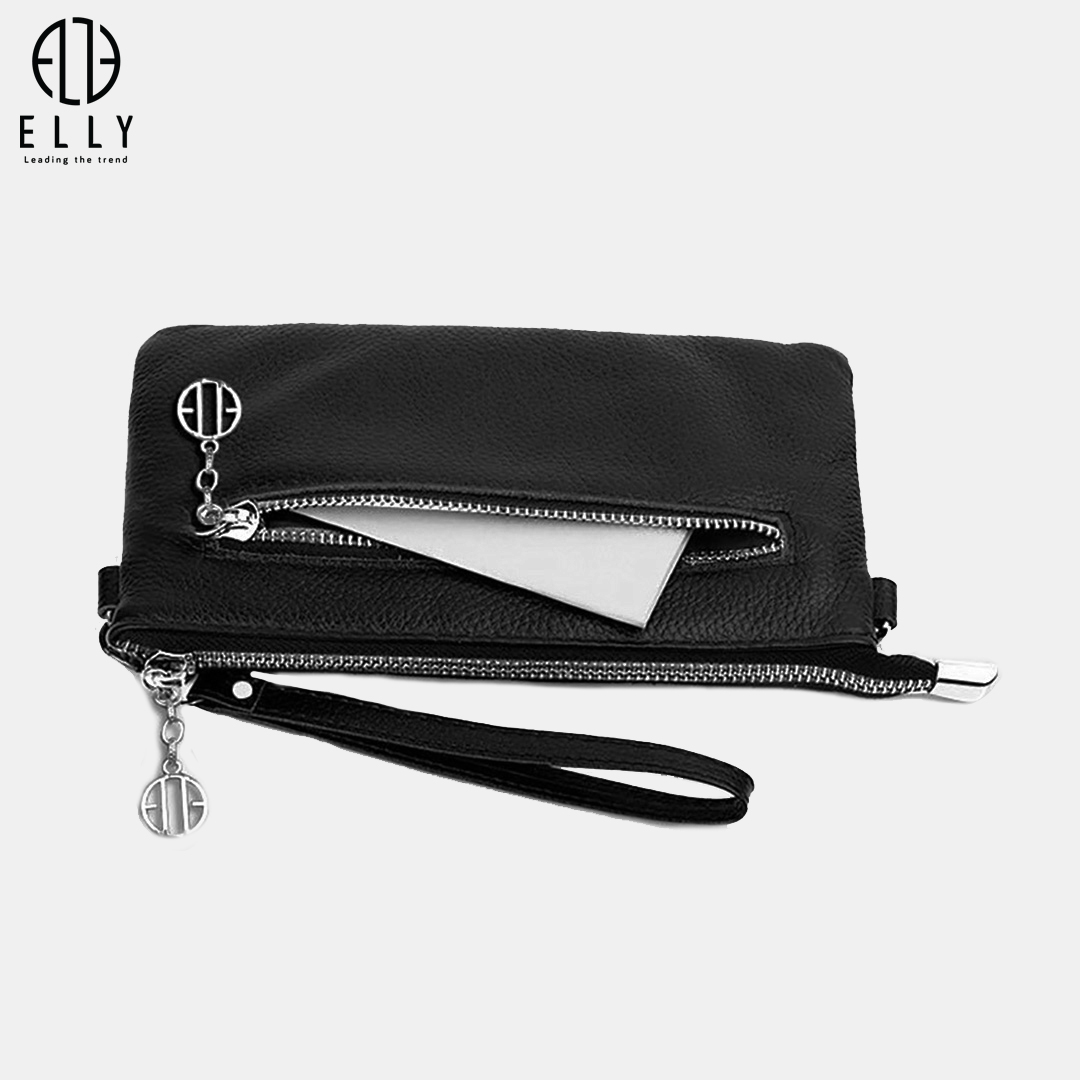 Mặt sau của túi còn được thiết kế 1 ngăn nhỏ để đựng card, giấy tờ,…