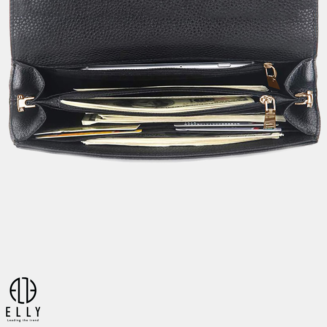Clutch có ngăn lớn, ngăn nhỏ, ngăn kéo để bạn tha hồ đựng những đồ dùng cần thiết như ví tiền, điện thoại, mỹ phẩm, đồ trang sức, sổ tay… khi đi làm, đi chơi, dự tiệc.