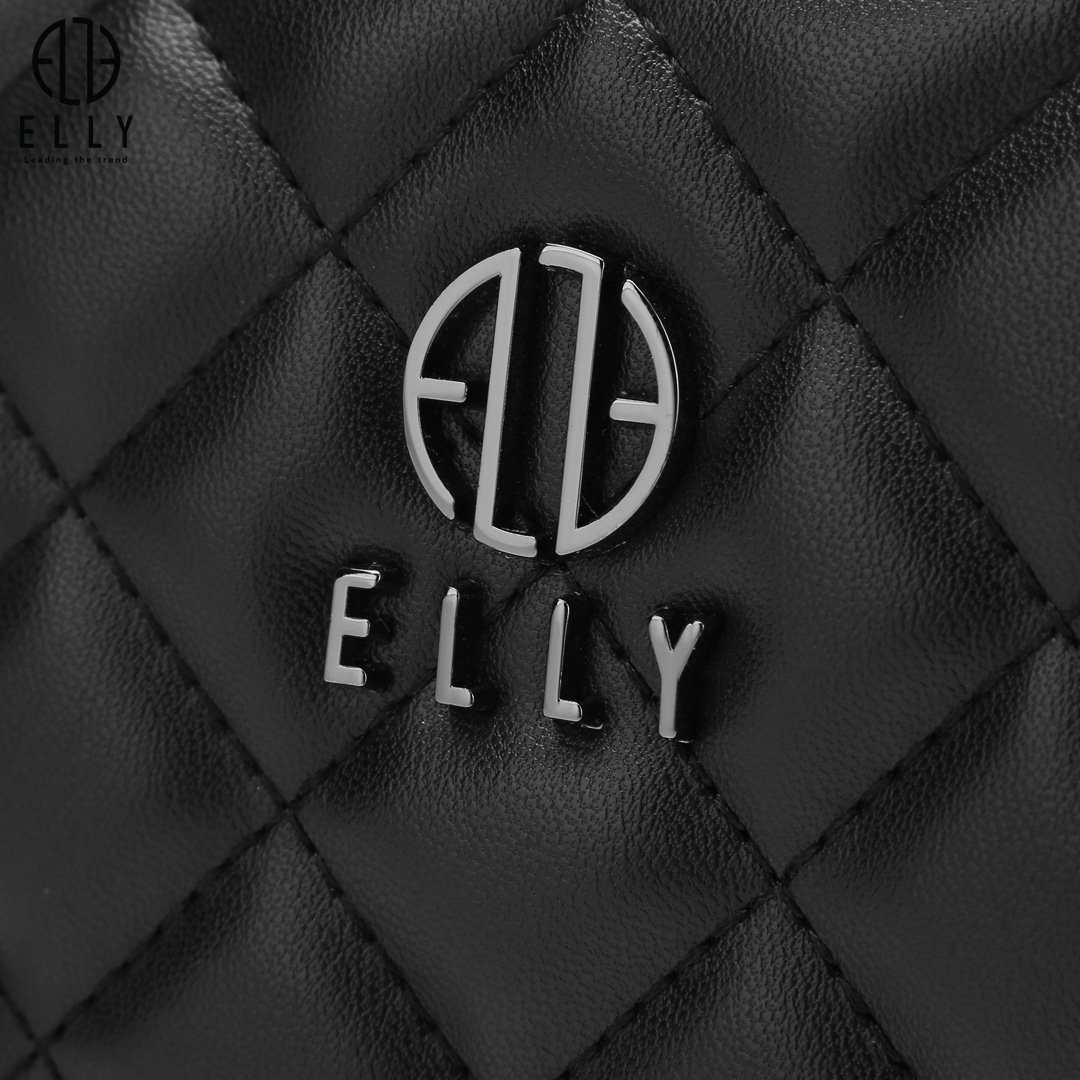 Mặt trước của túi gắn logo ELLY bằng chất liệu kim loại sáng bóng