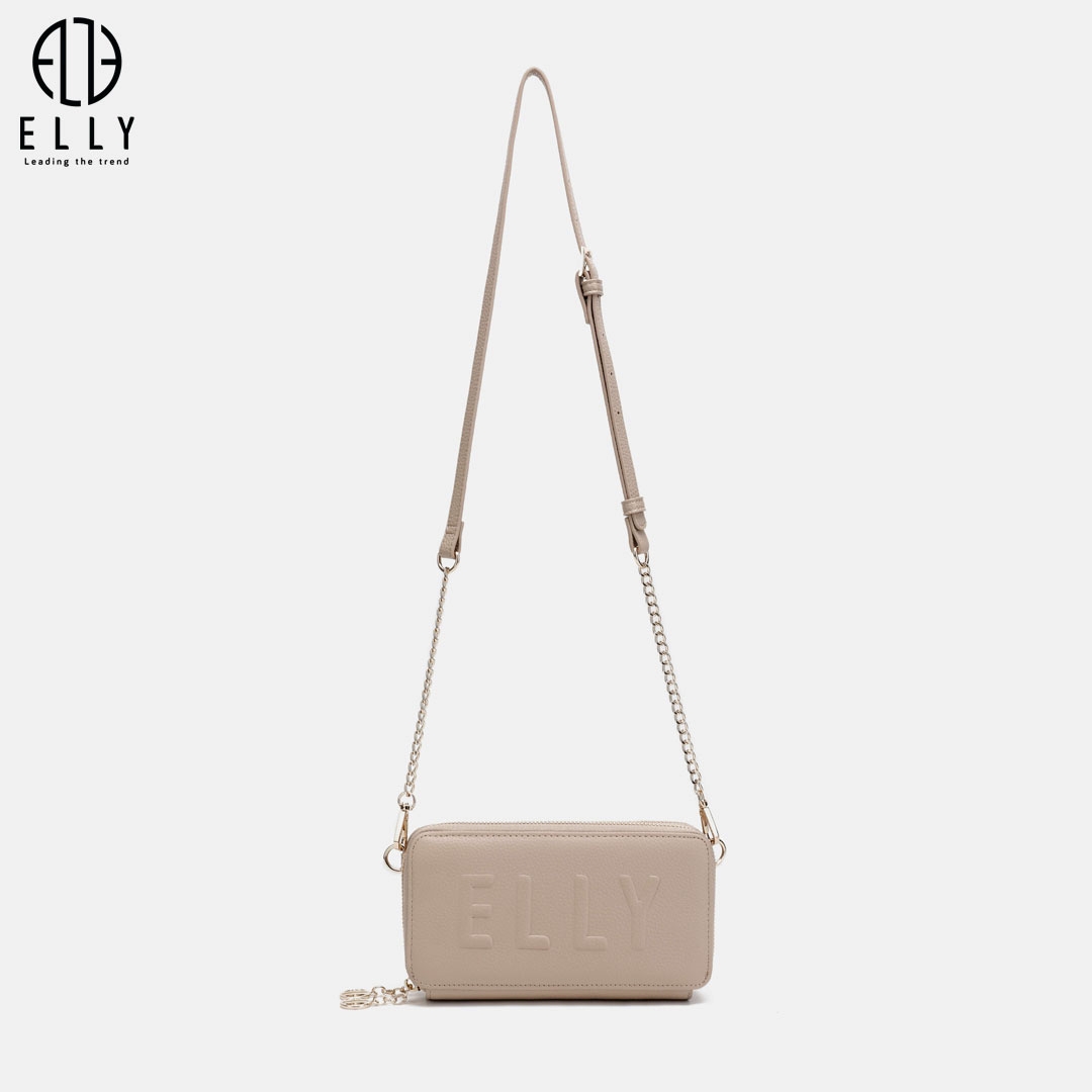 Điểm nhấn đặc biệt của EC64 nằm ở dây đeo xích phối da cao cấp đi kèm, giúp chiếc clutch có thể biến hóa linh hoạt: có thể cầm tay lịch lãm, đeo vai nhẹ nhàng hoặc đeo chéo tiện lợi tùy hoàn cảnh