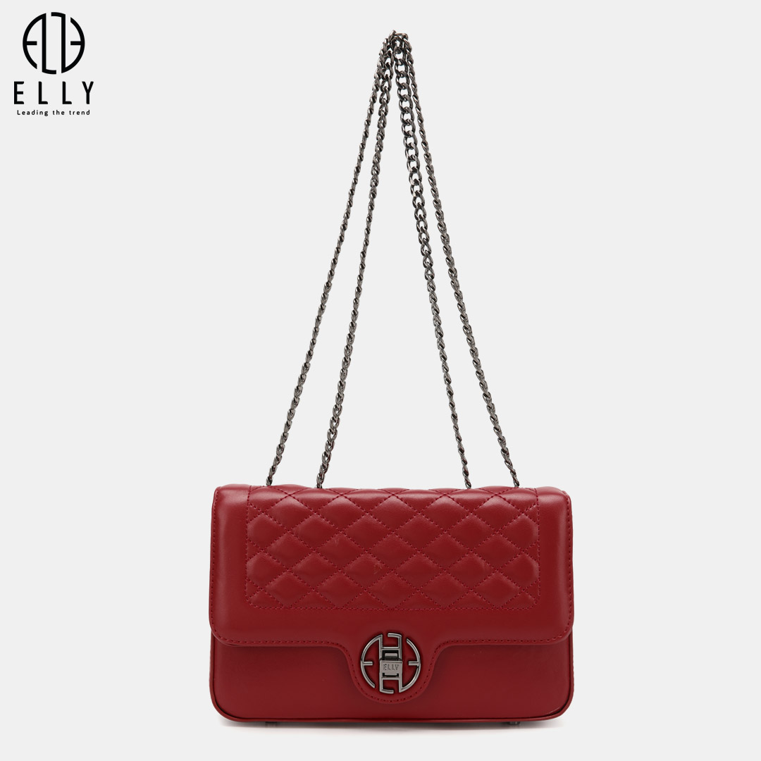 Kiểu dáng crossbody bag thời thượng và trẻ trung cho phong cách quý cô với thiết kế dây xích đôi kim loại có thể điều chỉnh để đeo chéo hoặc đeo vai