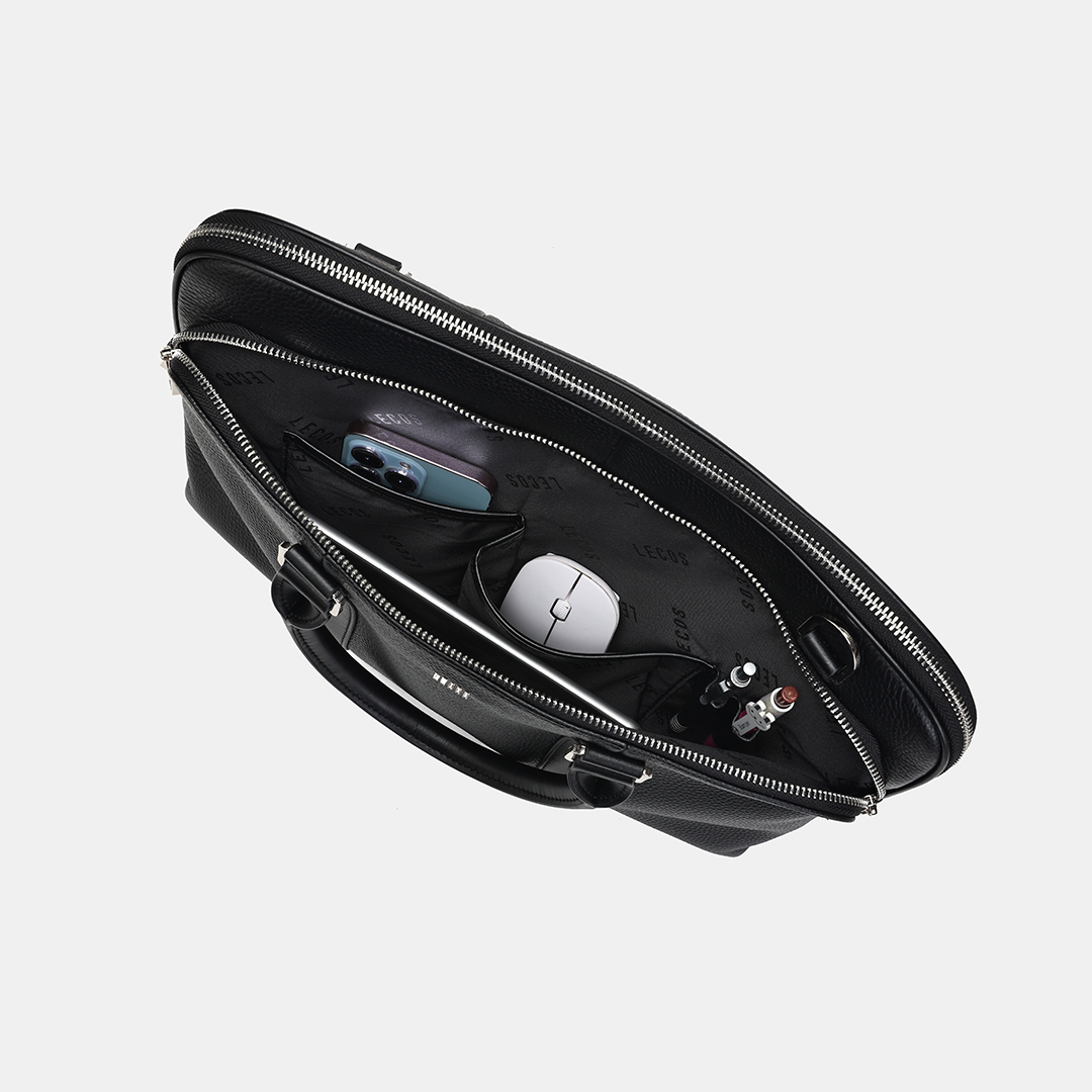 Với sự kết hợp giữa chất liệu da thật cao cấp, thiết kế thanh lịch và khả năng chứa đa dạng, LECOS – LT21 không chỉ là một chiếc túi xách tiện dụng mà còn là phụ kiện thể hiện phong thái đĩnh đạc, chuyên nghiệp của quý ông hiện đại