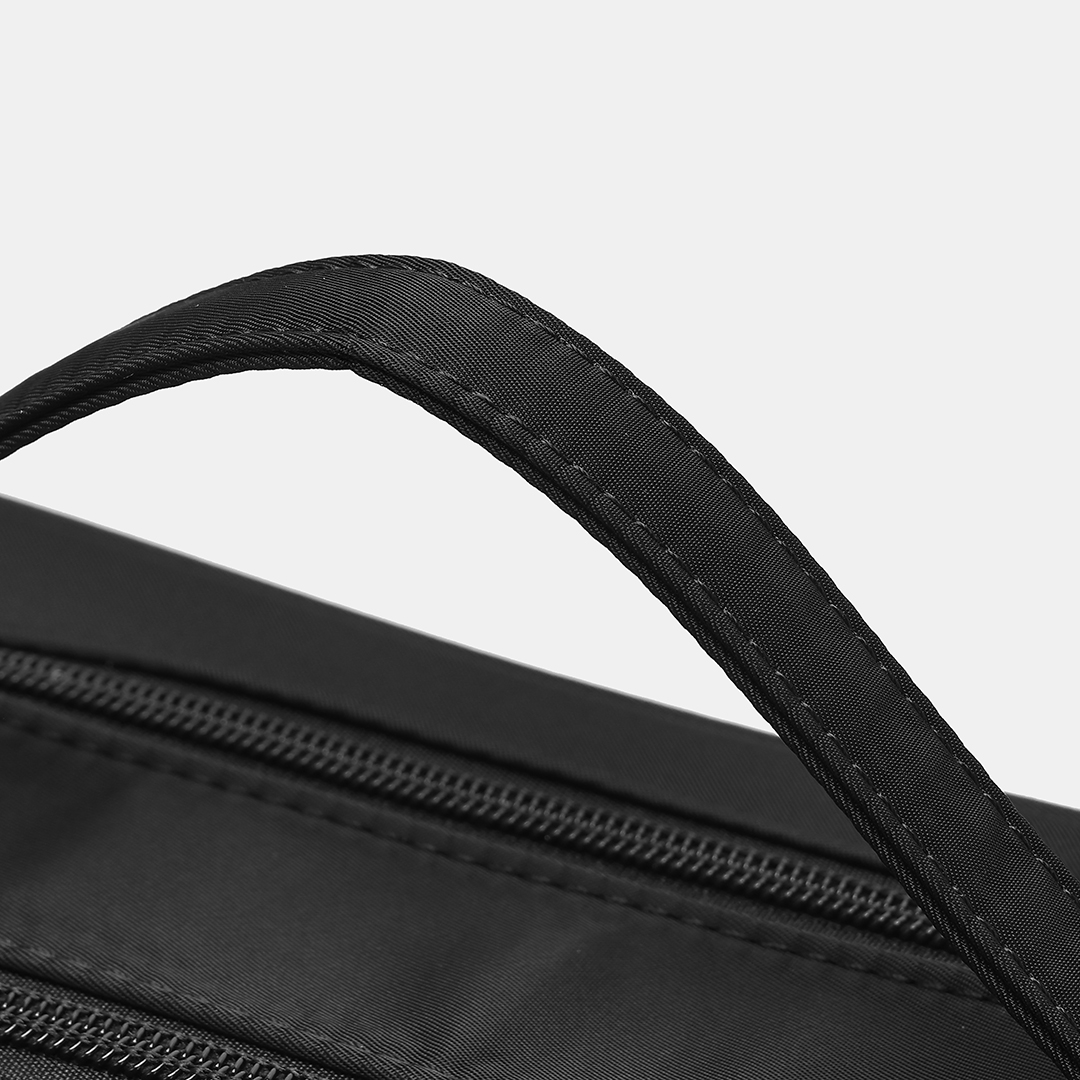 Chất liệu an toàn, mềm mại, mang lại cảm giác thoải mái khi cầm nắm