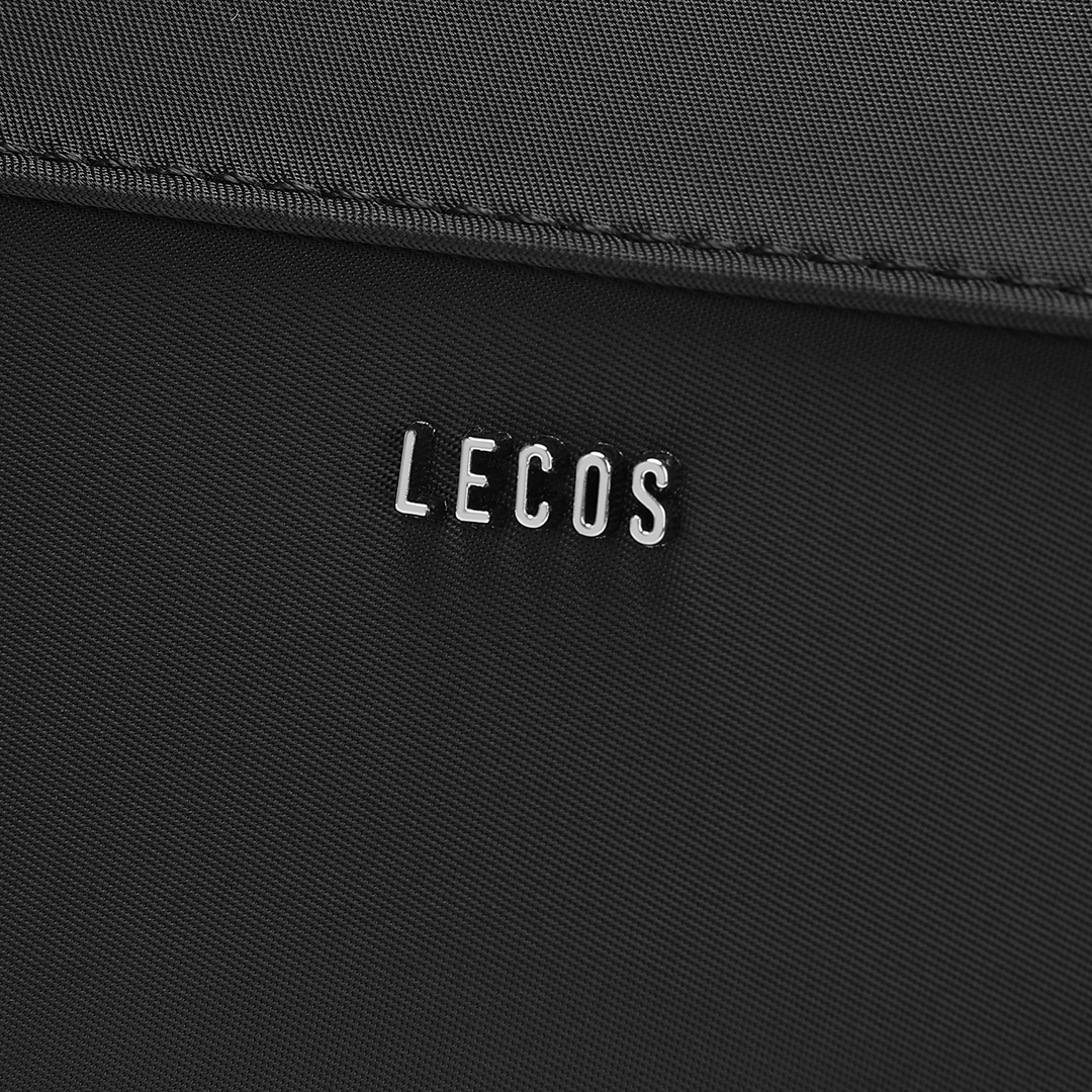 Mặt trước gắn chữ kim loại LECOS tinh tế, tạo điểm nhấn nhận diện thương hiệu
