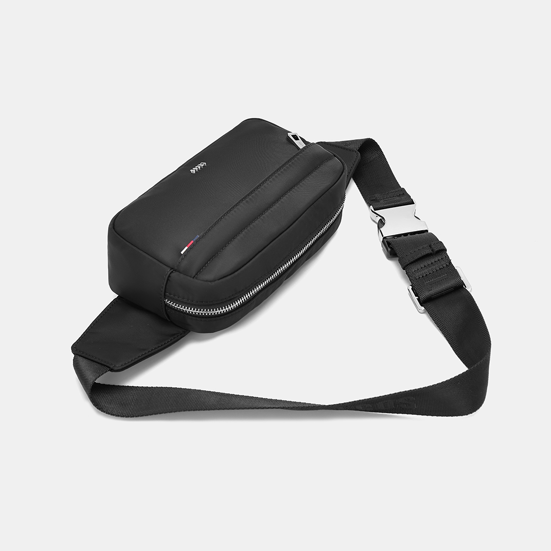 Mặt trước gắn logo LECOS làm điểm nhấn