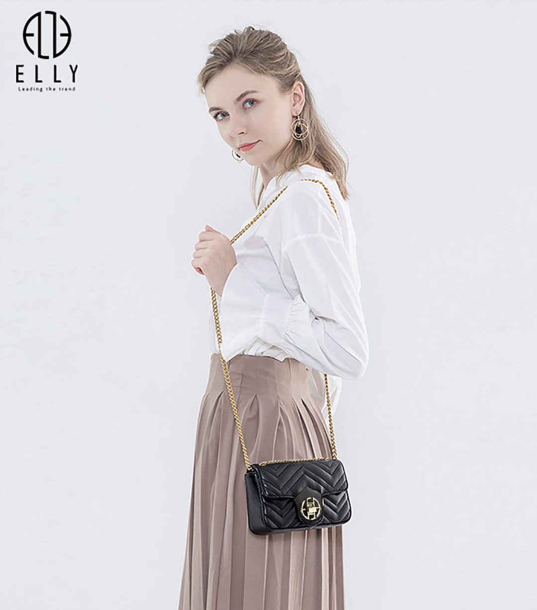 ELLY – ET116 mang một vẻ đẹp duyên dáng, đầy quyến rũ của những quý cô Paris thanh lịch – Những cô nàng không cần chạy theo thời trang mà chính họ tạo lên gu thời trang tinh tế của riêng mình!