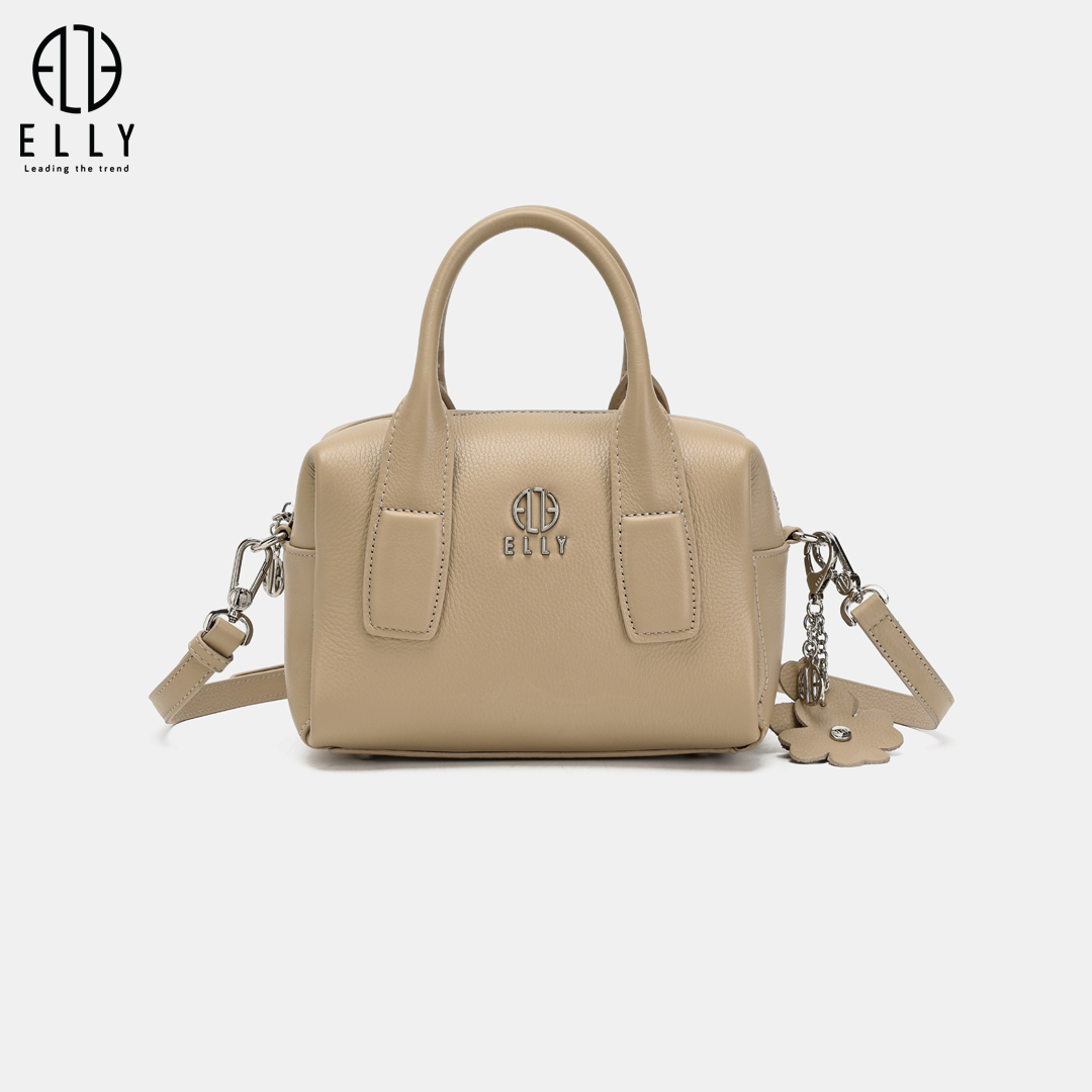 Logo ELLY kim loại mạ bạc tinh tế, nổi bật ở mặt trước túi