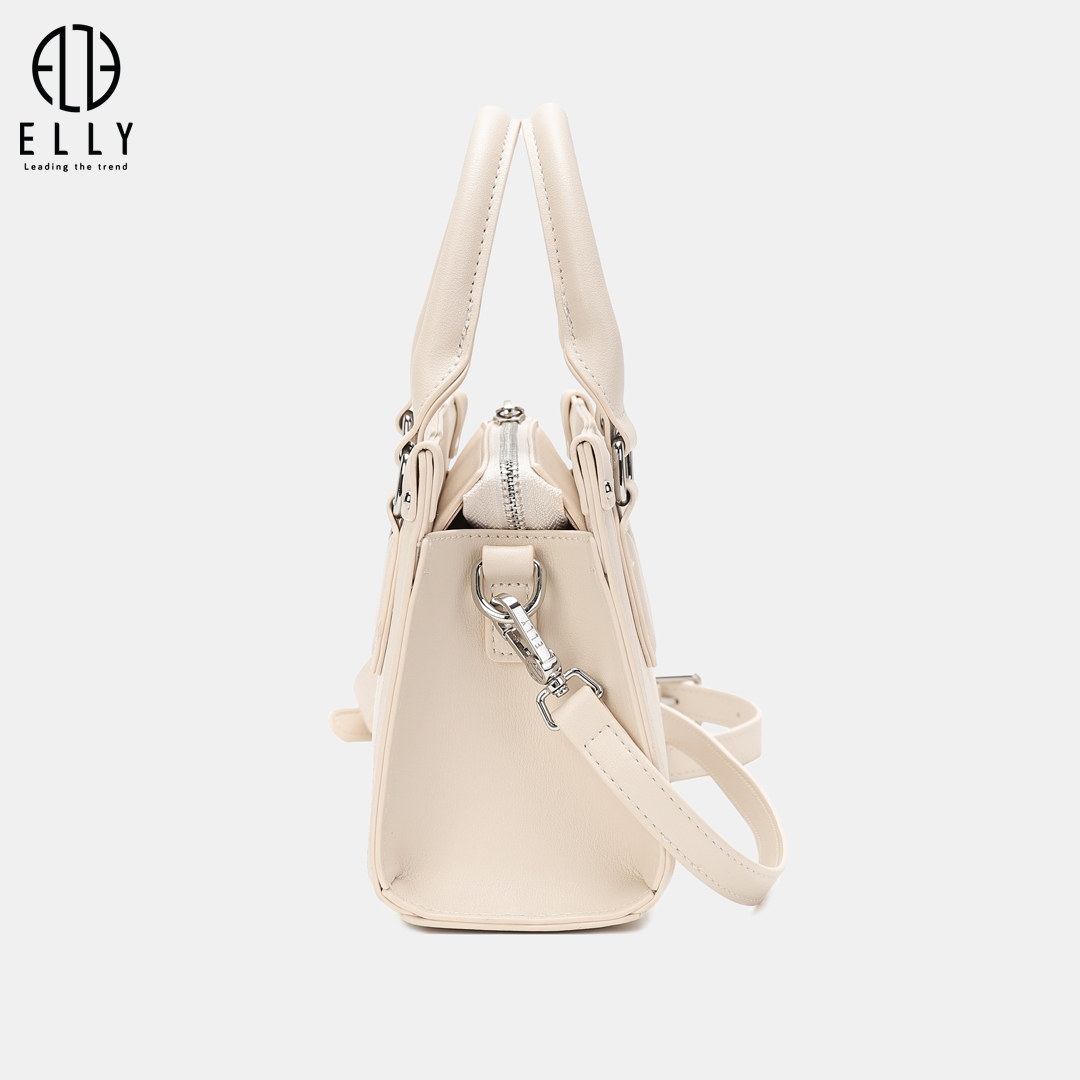 Form túi hộp chữ nhật cứng với các đường may thẳng gọn giúp túi giữ dáng chuẩn kể cả khi không đựng nhiều đồ.