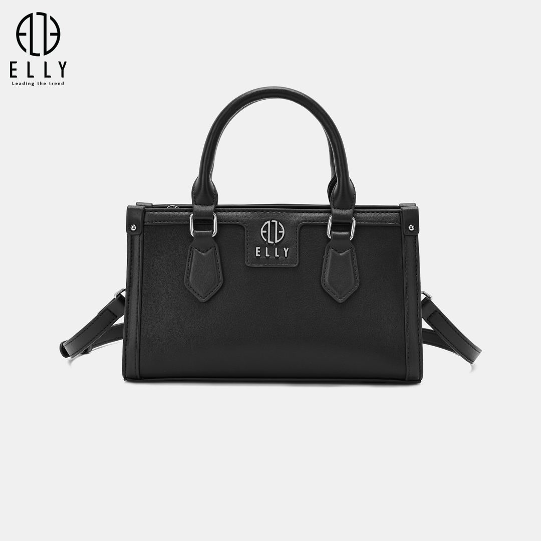 Phụ kiện kim loại gồm đinh túi, logo, khóa kéo, quai móc đều dùng kim loại màu bạc, tôn vẻ tinh tế và sang trọng.