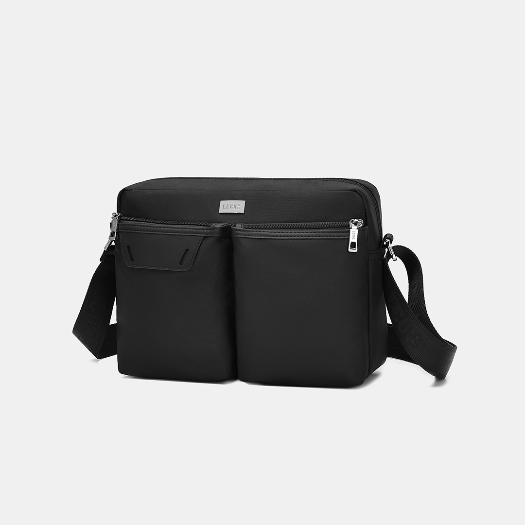 Vải Oxford trơn cao cấp, có khả năng chống thấm nước nhẹ, bền bỉ và dễ vệ sinh khi sử dụng