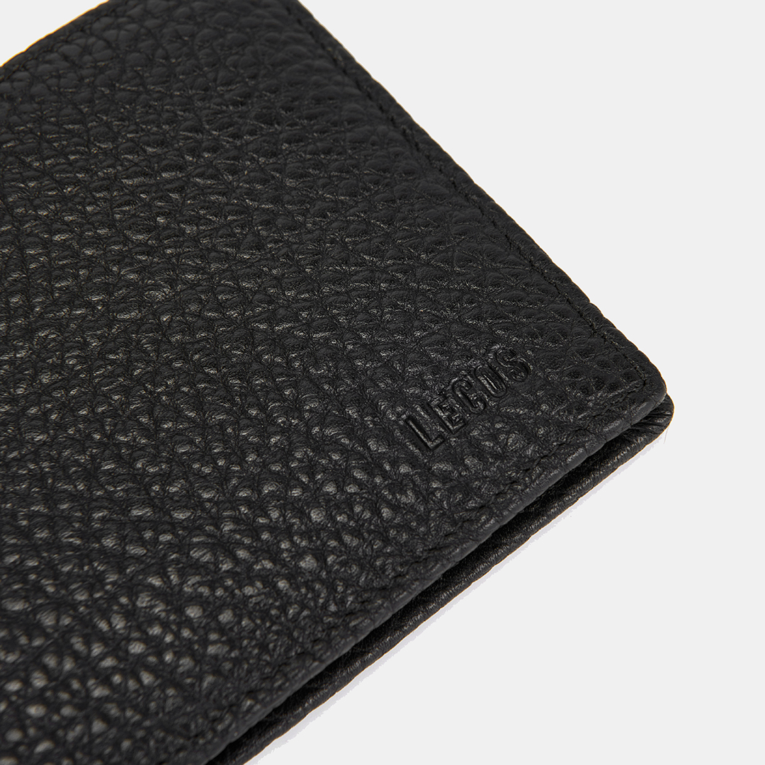 Mặt trước dập chữ LECOS sắc nét, tạo điểm nhấn thương hiệu