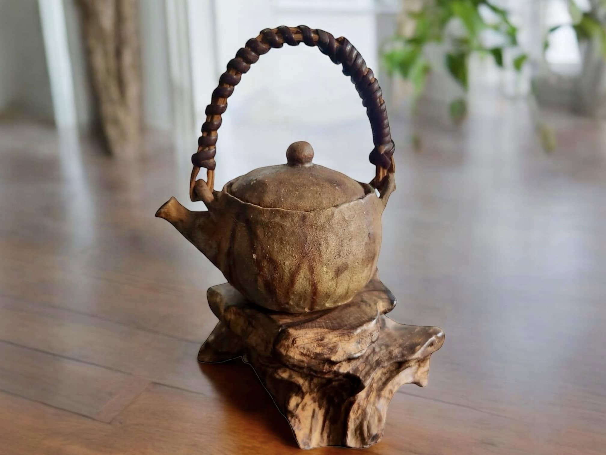 Ấm Bizen xưa quai mây triện nghệ nhân