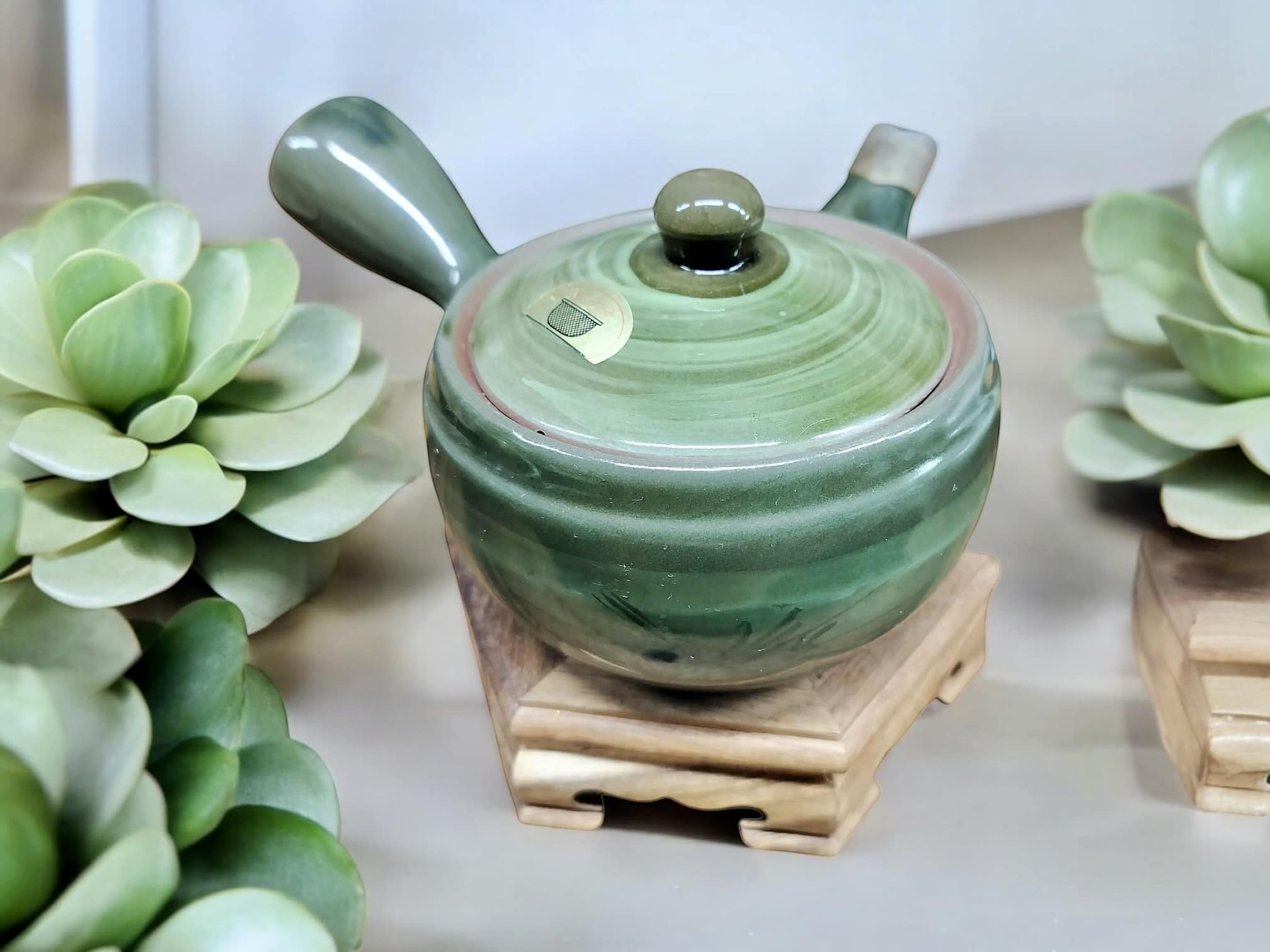 Ấm xanh lá ngọc