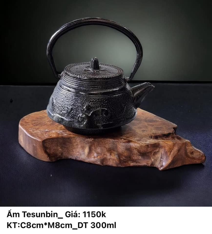 Ấm Tesubin