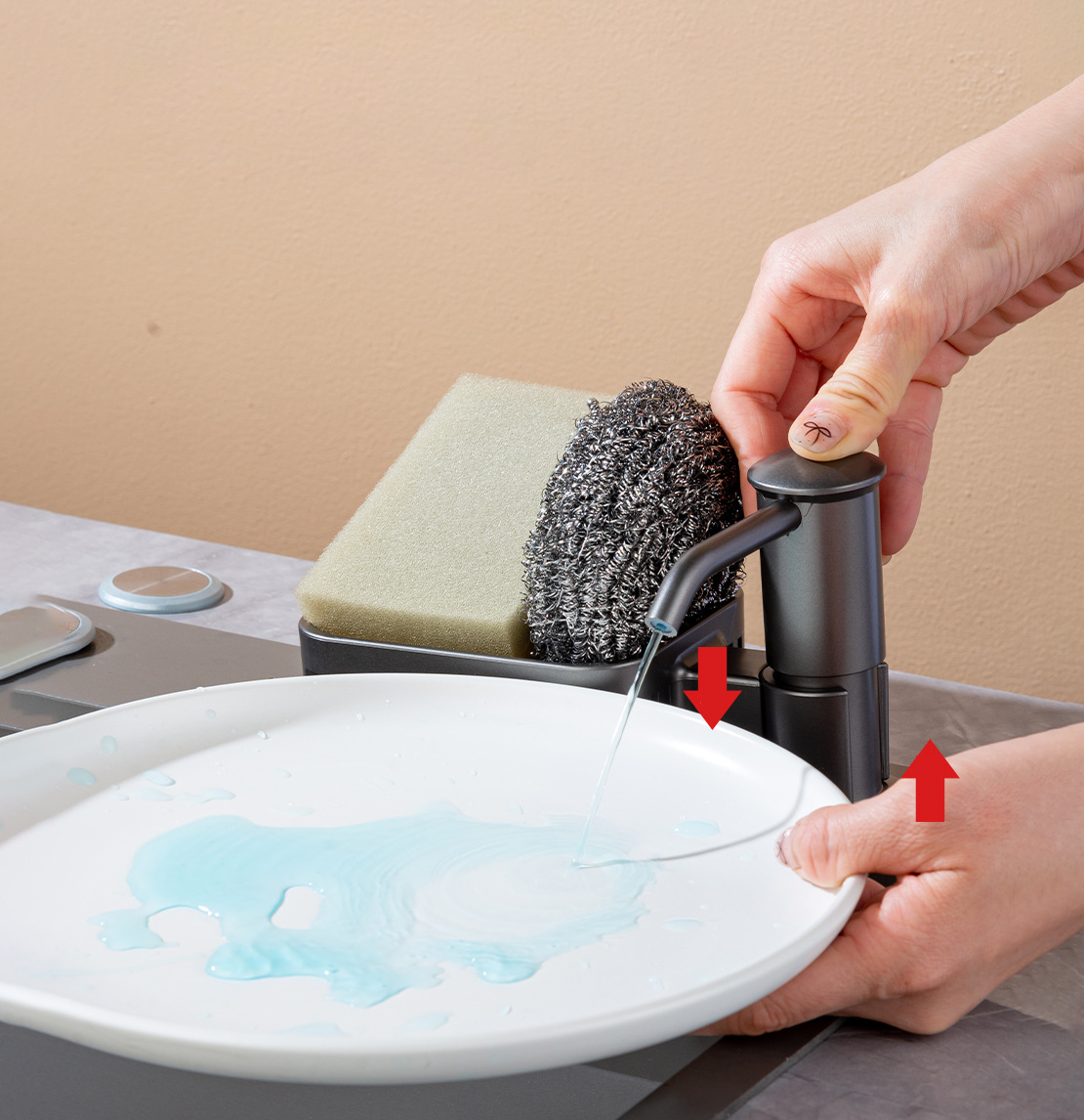 Bộ Vòi Bơm Nước Rửa Chén Nối Dài 1.2M – Hút Trực Tiếp Từ Can Lớn, Tích Hợp Khay Đựng